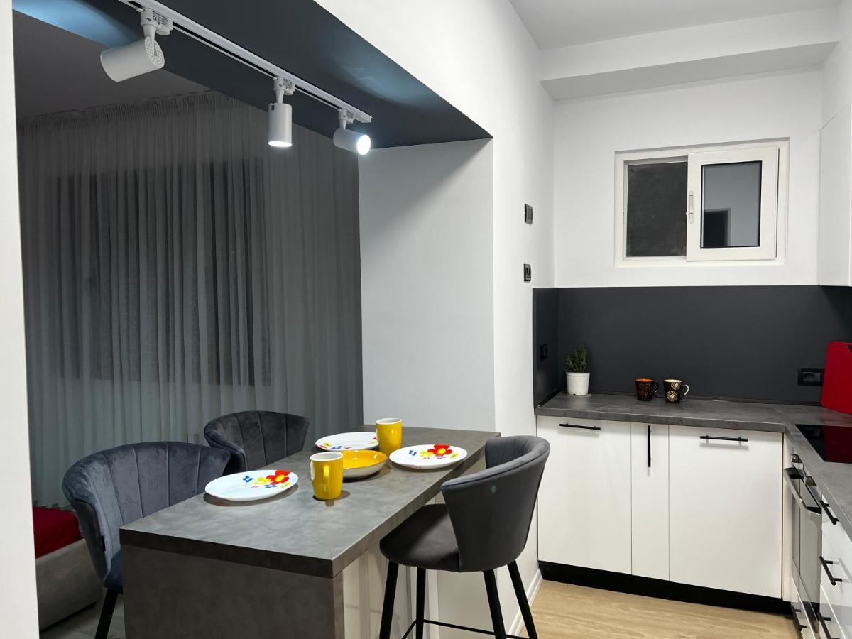 Amion Apartment In Center Of Tirana Exterior foto