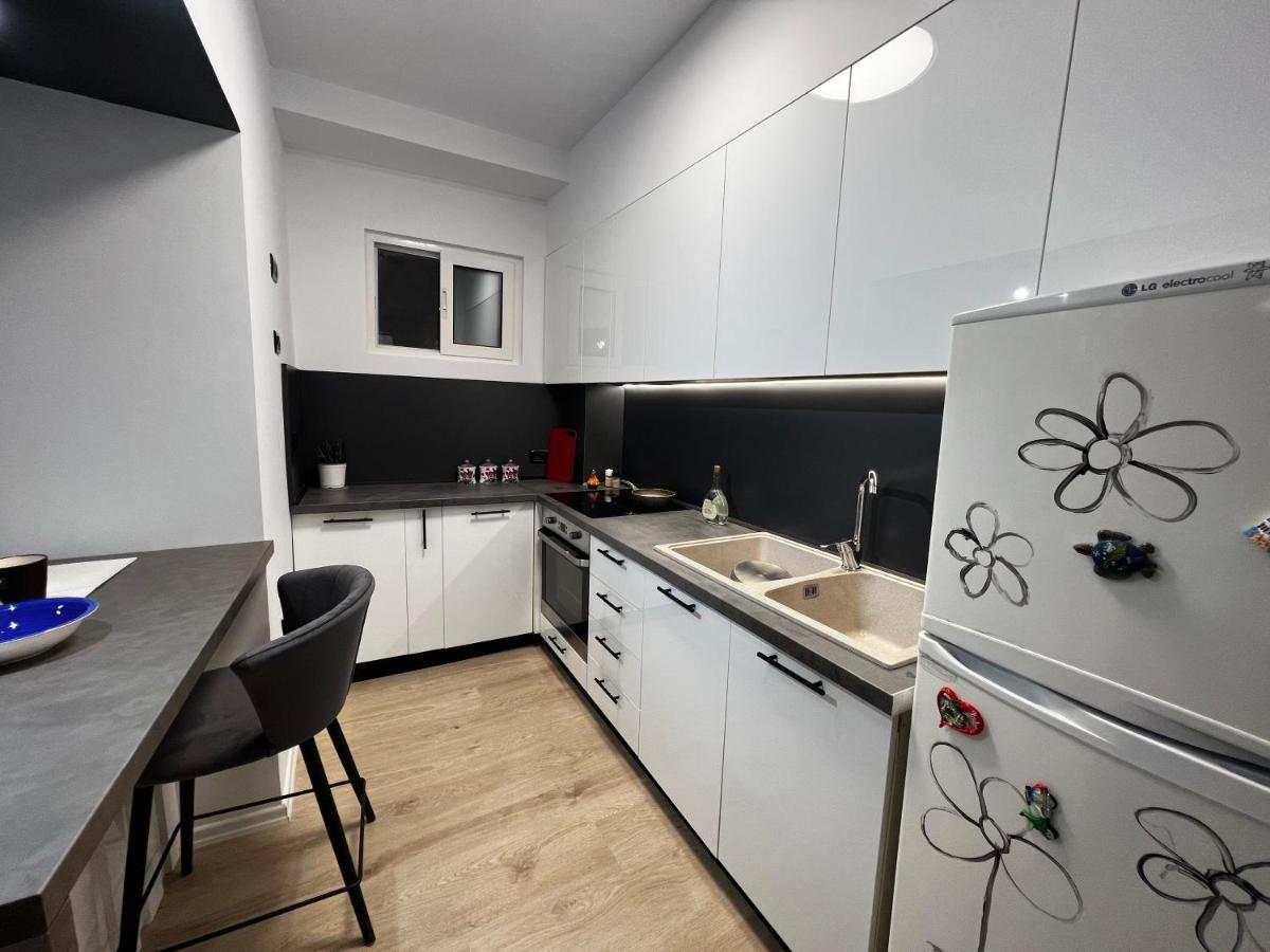 Amion Apartment In Center Of Tirana Exterior foto