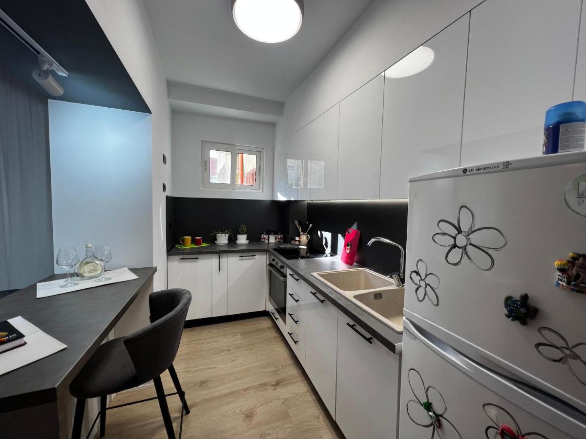 Amion Apartment In Center Of Tirana Exterior foto