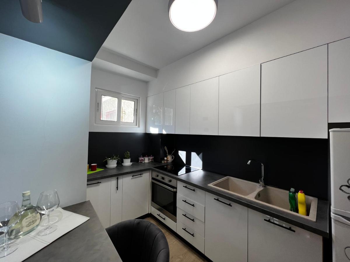 Amion Apartment In Center Of Tirana Exterior foto