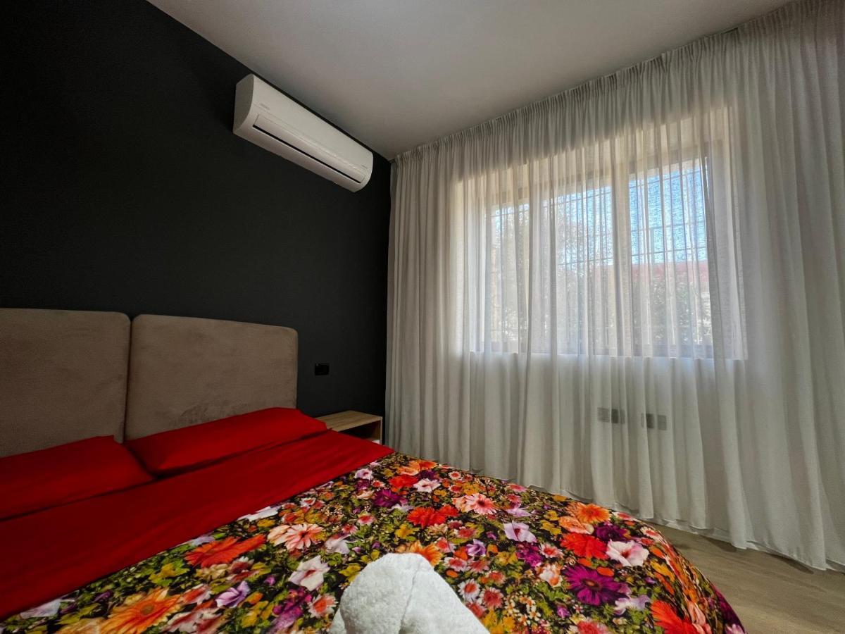Amion Apartment In Center Of Tirana Exterior foto