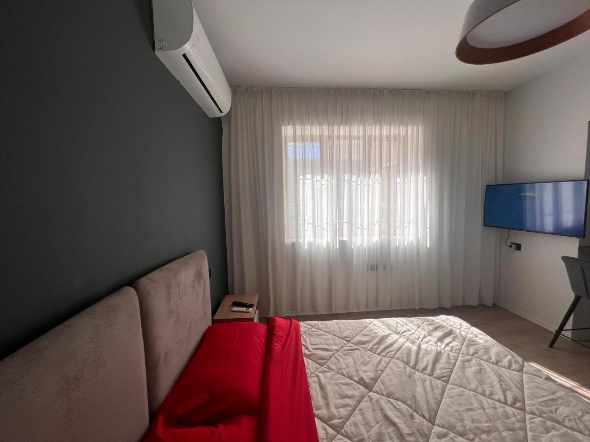 Amion Apartment In Center Of Tirana Exterior foto